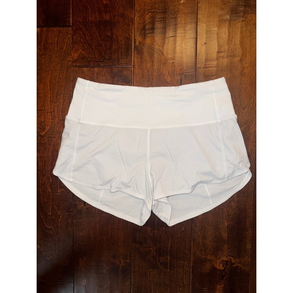 Lululemon Speed Up Low-Rise Lined Short 2.5 White LW7BAIS Size 6
